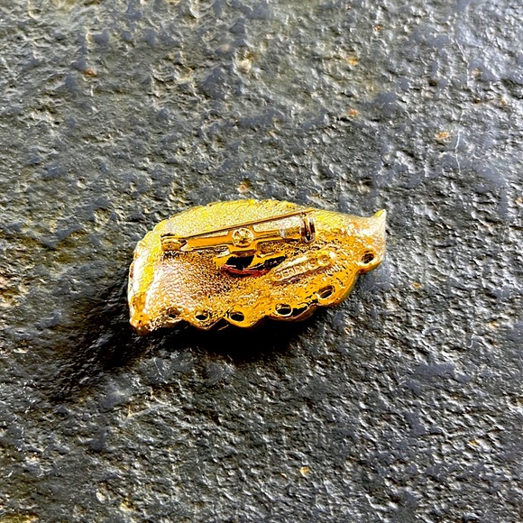 Vintage Gerrys Gold Leaf Brooch Brooch - Picture 2 of 3